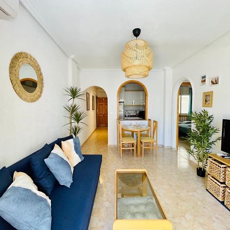 El Papagayo Apartment 2 Mins Walking To The Beach Torrevieja Esterno foto