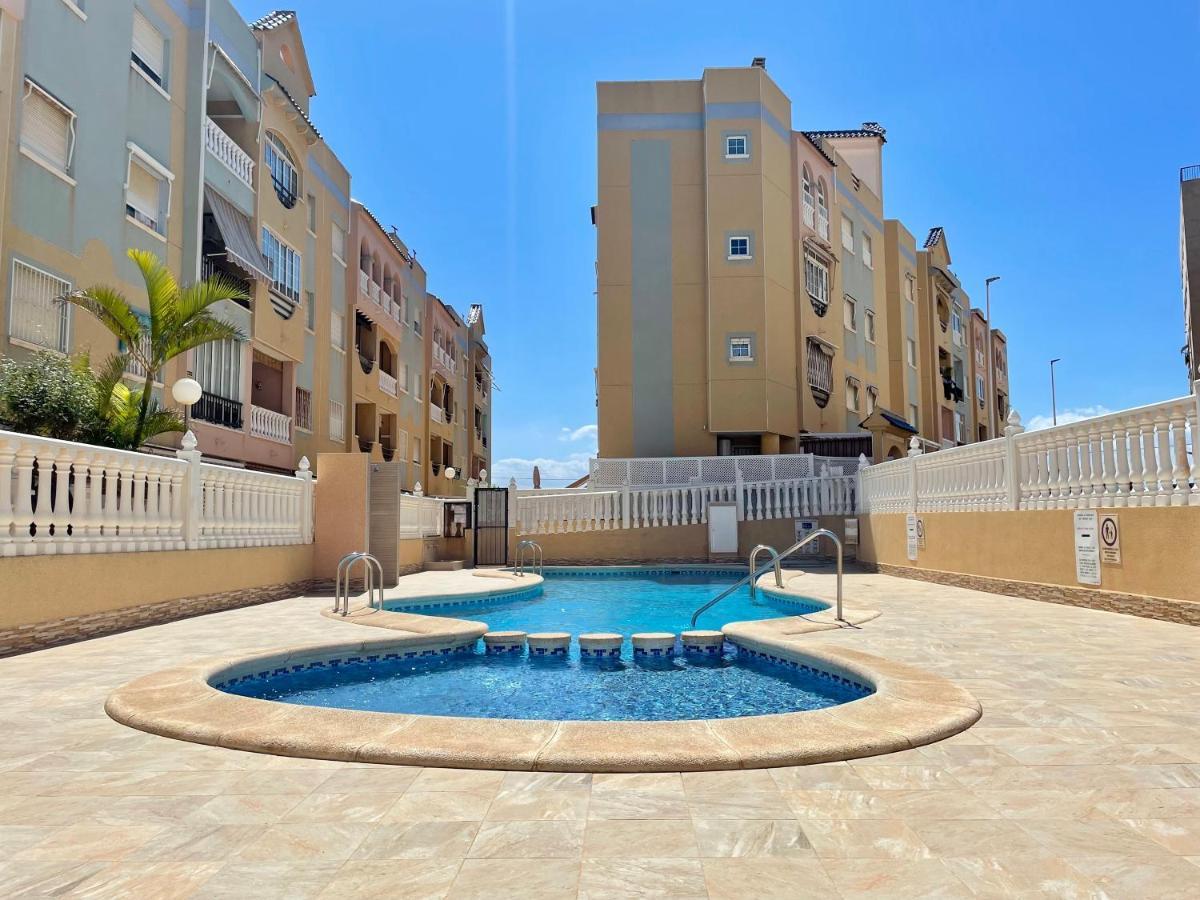 El Papagayo Apartment 2 Mins Walking To The Beach Torrevieja Esterno foto